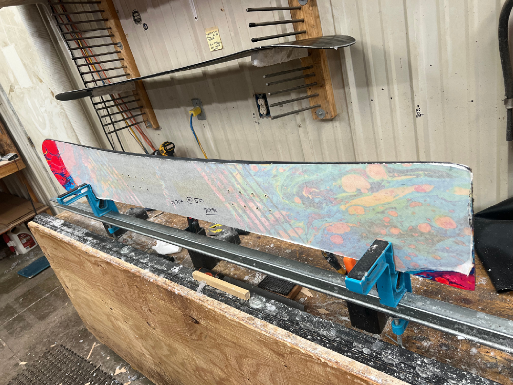 How Do Customized Tapes Help Snowboard Manufacturers Save ¥2.17M Annually? Unveiling AiyaTape's Assembly Line Revolution